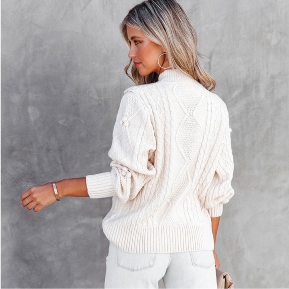 Vici Chantel Sweater - Picture 2 of 4